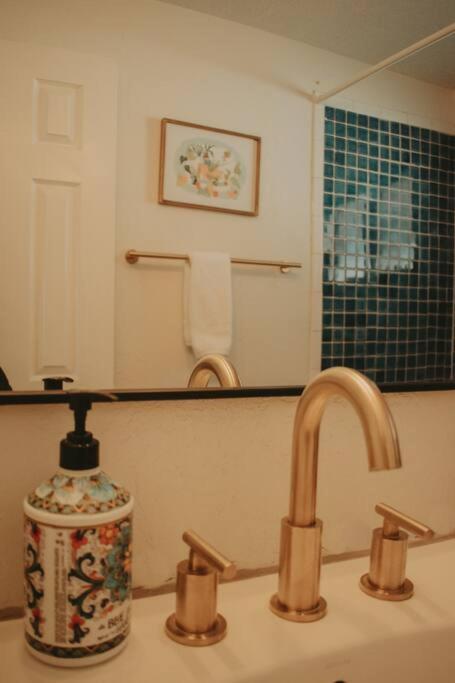 Casa Charleston-3Br-2Bath-Hot Tub-Pet Friendly-No Pet Fees! Villa Albuquerque Bagian luar foto