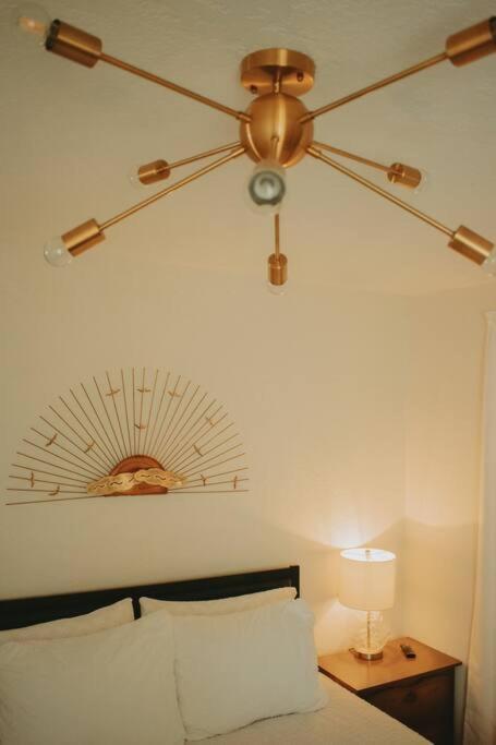 Casa Charleston-3Br-2Bath-Hot Tub-Pet Friendly-No Pet Fees! Villa Albuquerque Bagian luar foto