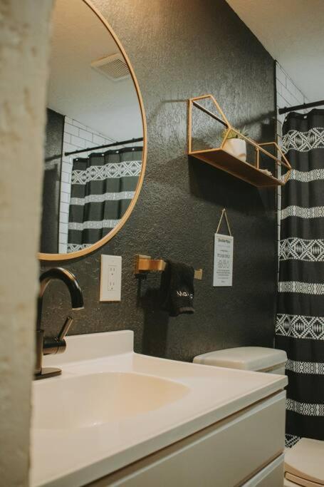 Casa Charleston-3Br-2Bath-Hot Tub-Pet Friendly-No Pet Fees! Villa Albuquerque Bagian luar foto