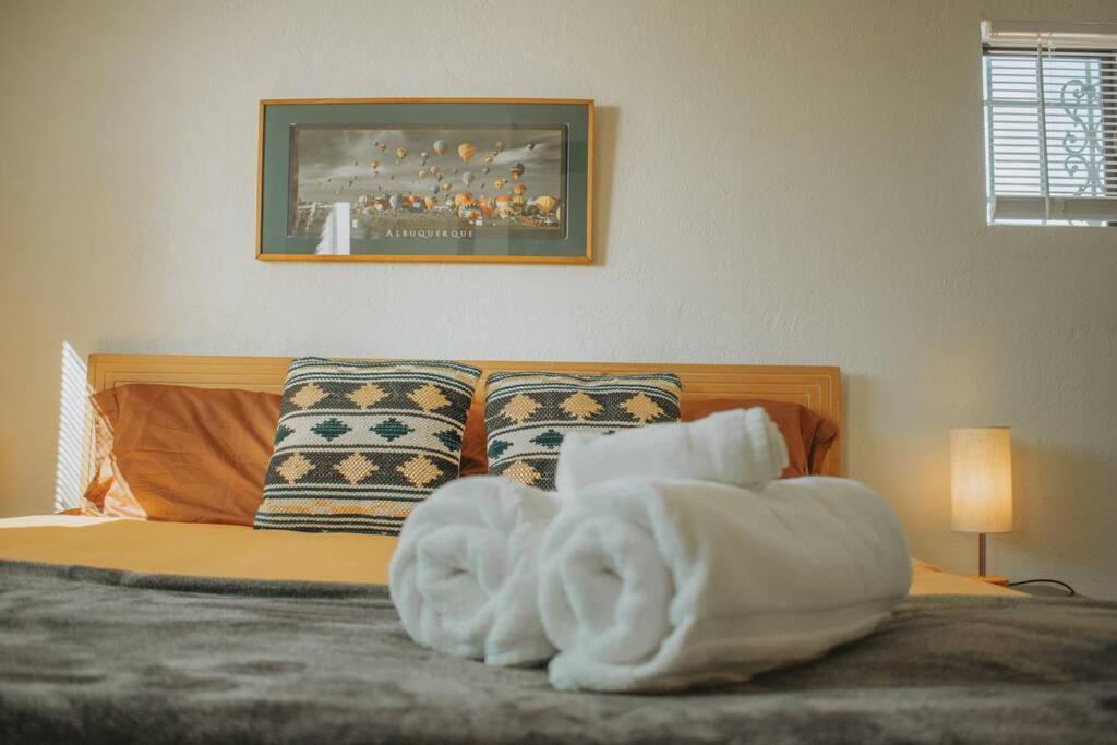Casa Charleston-3Br-2Bath-Hot Tub-Pet Friendly-No Pet Fees! Villa Albuquerque Bagian luar foto