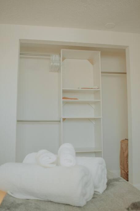 Casa Charleston-3Br-2Bath-Hot Tub-Pet Friendly-No Pet Fees! Villa Albuquerque Bagian luar foto