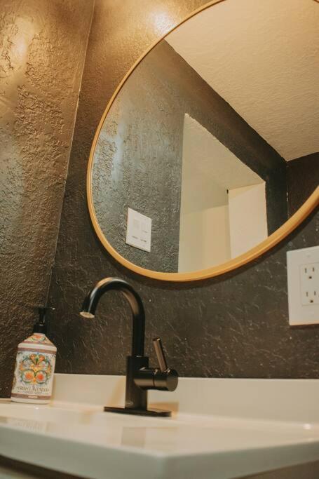 Casa Charleston-3Br-2Bath-Hot Tub-Pet Friendly-No Pet Fees! Villa Albuquerque Bagian luar foto