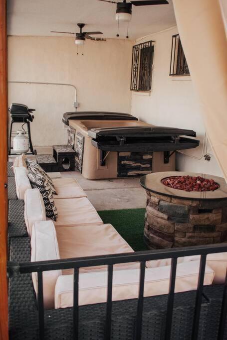 Casa Charleston-3Br-2Bath-Hot Tub-Pet Friendly-No Pet Fees! Villa Albuquerque Bagian luar foto