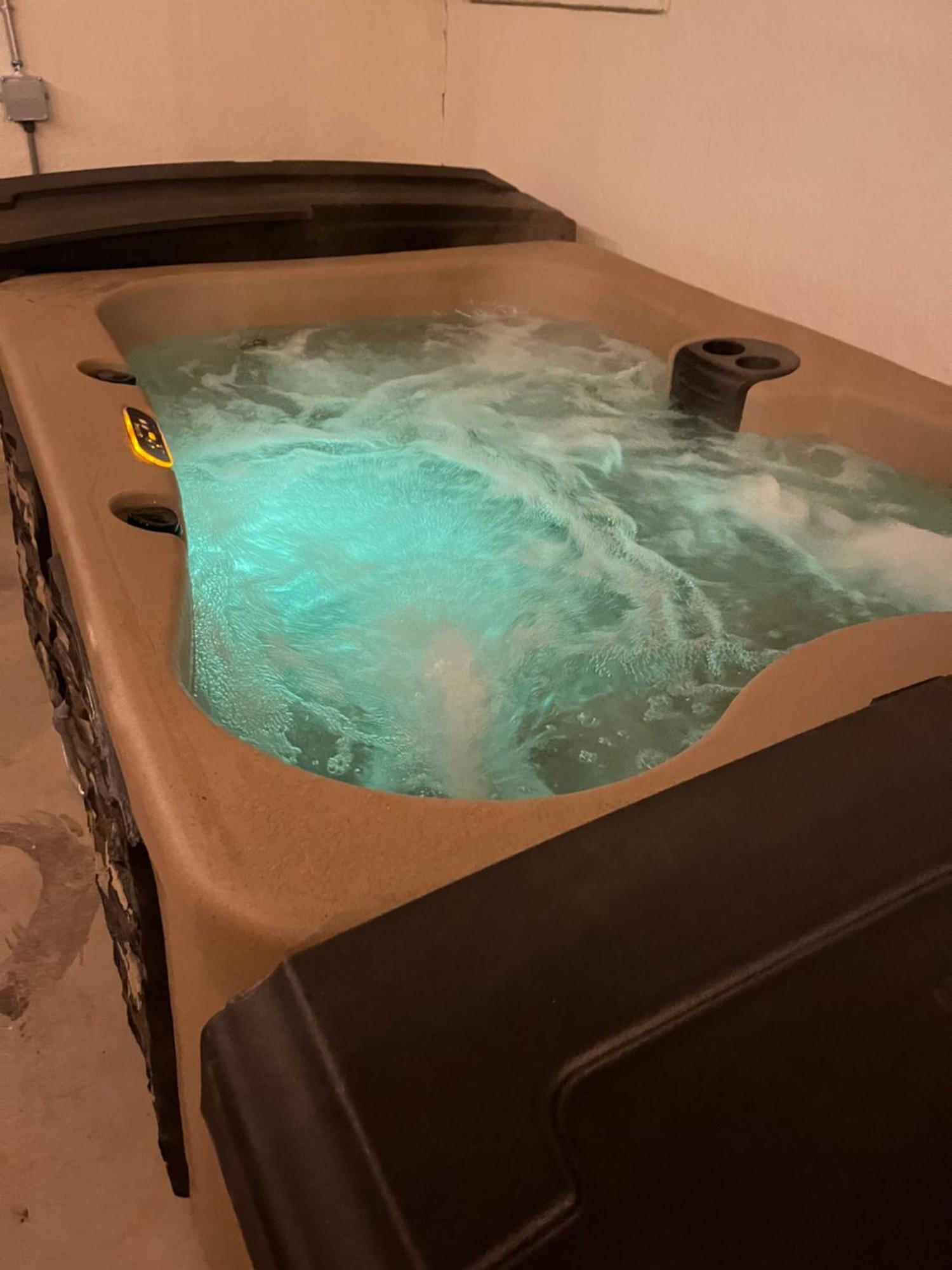 Casa Charleston-3Br-2Bath-Hot Tub-Pet Friendly-No Pet Fees! Villa Albuquerque Bagian luar foto